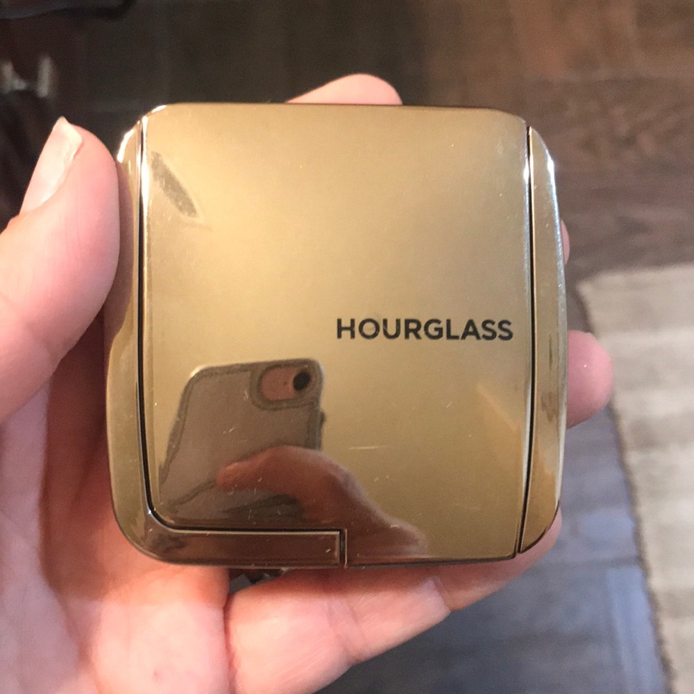 Hourglass Strive Lighting Blush Brilliant Nude